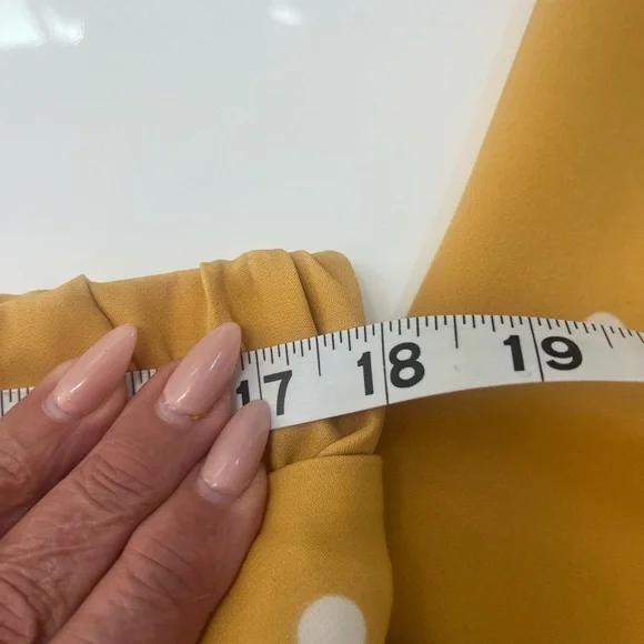 #338 Styling Yellow Polka Dot Ankle Pants (like New) - Picture 5 of 8